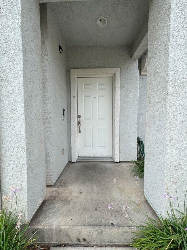 645 Rockspray Cir in Pittsburg, CA - Building Photo - Building Photo