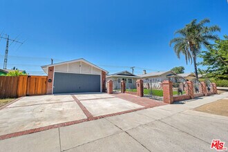 24114 Gilmore St in Los Angeles, CA - Building Photo - Building Photo