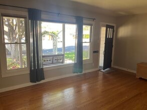 304 Dechene Ave in Sonoma, CA - Foto de edificio - Building Photo