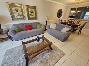 7823 Regal Heron Cir in Naples, FL - Foto de edificio - Building Photo