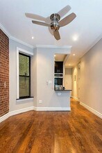 East 25th Street, Unit 2D in New York, NY - Building Photo - Building Photo