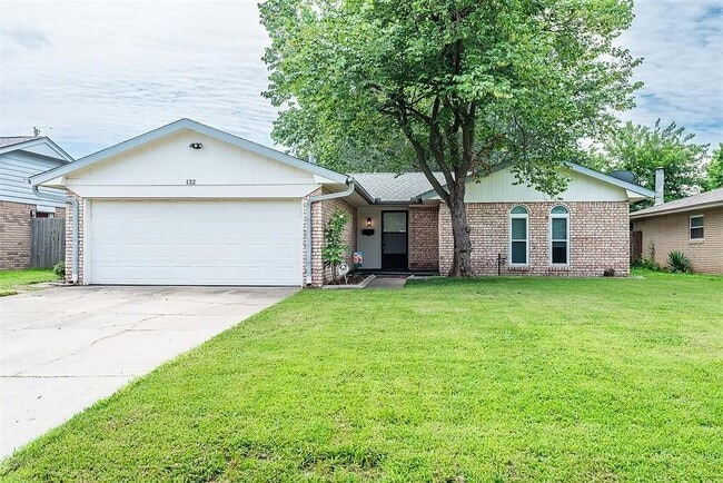 132 NW 5th St