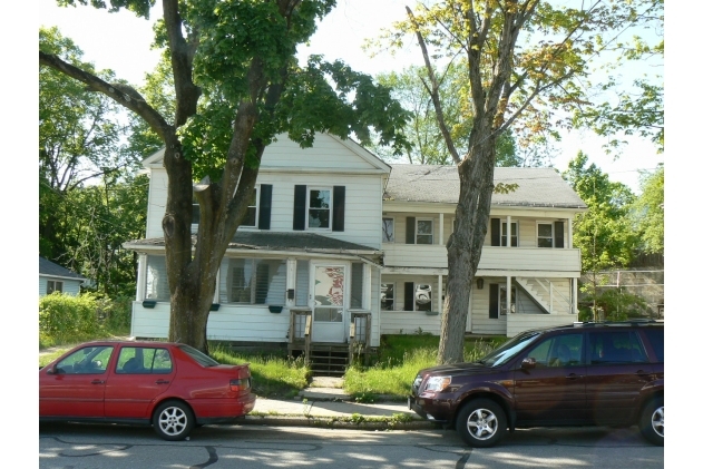 23-27 West St in Ware, MA - Foto de edificio - Building Photo