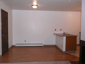 1940 Marthas Vineyard Cir in Anchorage, AK - Building Photo - Building Photo