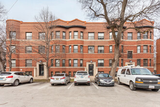 3116 W Logan Blvd in Chicago, IL - Building Photo - Building Photo