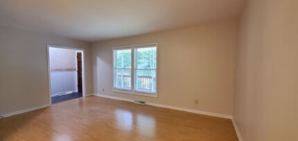 320 Maple Ave in Frankfort, MI - Building Photo - Building Photo