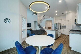 404 Mante Ct in Austin, TX - Building Photo - Building Photo