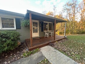 44 Maple Ave in Candler, NC - Building Photo - Building Photo