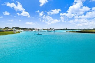 11545 Radiant Shr Lp in San Antonio, FL - Foto de edificio - Building Photo