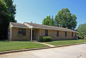 901 W Green Dr Apartments