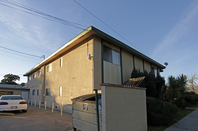 430 E I St in Ontario, CA - Foto de edificio - Building Photo