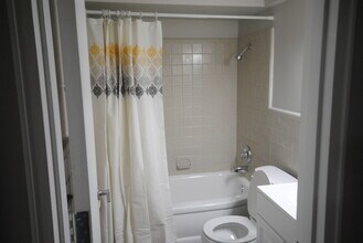 727 E Kingsley St in Ann Arbor, MI - Foto de edificio - Building Photo