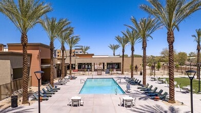 Estrella Springs at Canyon Trails in Goodyear, AZ - Foto de edificio - Building Photo