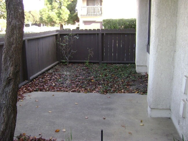 property at 1314 W Apricot Ave