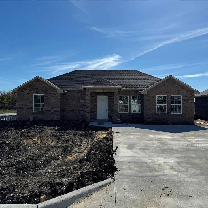 516 Sweet Pea Ln in Madill, OK - Building Photo