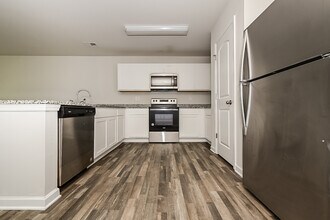 145 Cold Creek Pkwy in Macon, GA - Foto de edificio - Building Photo