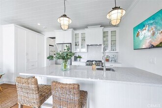 358 Cliff Dr in Laguna Beach, CA - Foto de edificio - Building Photo