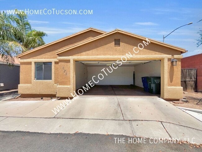428 E Geronimo Bluff Loop in Tucson, AZ - Building Photo - Building Photo
