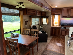 7560 Chelsea Rd in Columbiana, AL - Foto de edificio - Building Photo