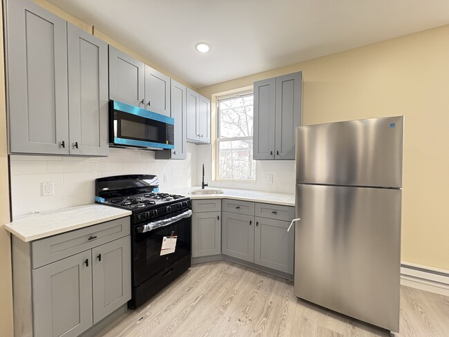 138 Monticello Ave, Unit 2