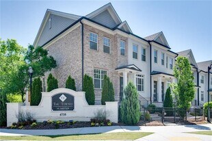 4761 Roswell Rd in Sandy Springs, GA - Building Photo