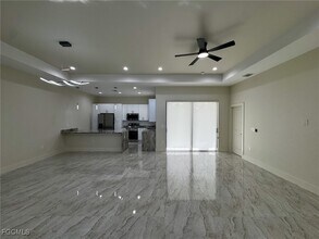 194 Yager Cir in Ft. Myers, FL - Foto de edificio - Building Photo