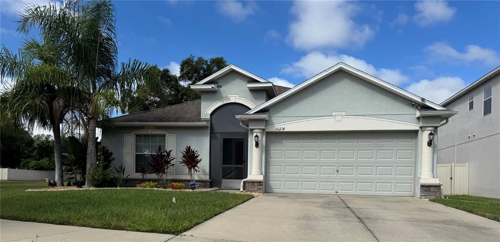 10214 Summer Azure Dr in Riverview, FL - Building Photo