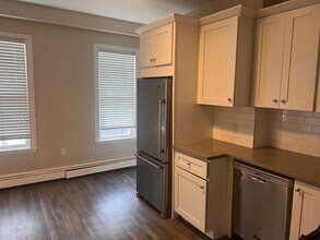 195 Maverick St, Unit 2 in Boston, MA - Foto de edificio - Building Photo