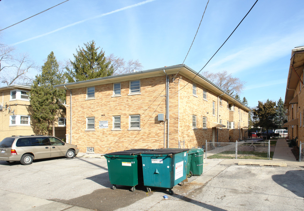 9807-9811 Schiller Blvd in Franklin Park, IL - Building Photo