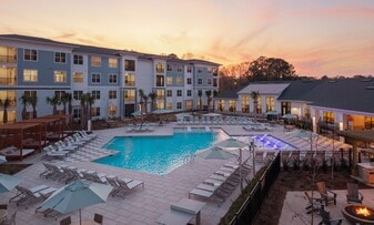 Aventon Pearl in Johns Island, SC - Building Photo