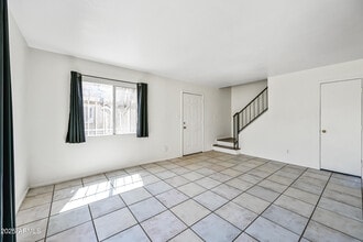 4623 E Southgate Ave in Phoenix, AZ - Building Photo - Building Photo
