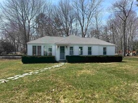 62 Cable Rd in Rye, NH - Building Photo