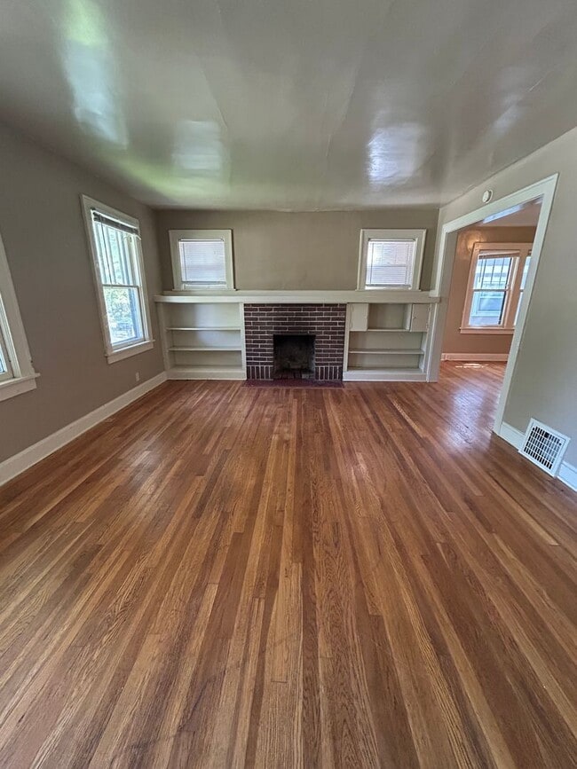 5326 Charlotte St in Kansas City, MO - Building Photo - Building Photo