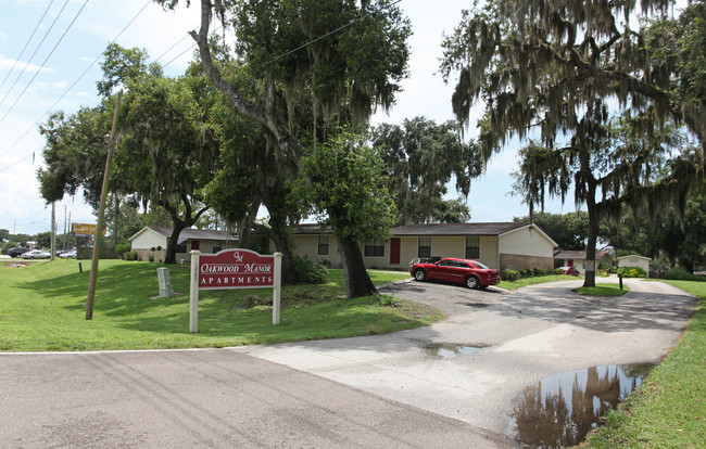 Oakwood Manor Apartments in Bartow, FL - Building Photo - Building Photo