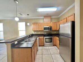 1417 Pullen Rd in Tallahassee, FL - Foto de edificio - Building Photo