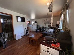 718 7th Ave in Coralville, IA - Foto de edificio - Building Photo