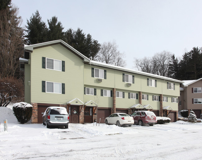 Parkedge Townhouses in Utica, NY - Building Photo - Building Photo