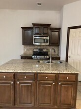 11316 SW 37th St in Mustang, OK - Building Photo - Building Photo