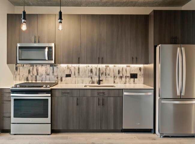 1333 W Lake St in Chicago, IL - Building Photo - Building Photo