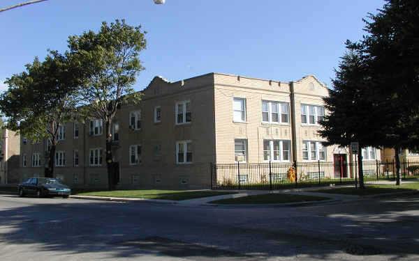 4956 W Belden Ave in Chicago, IL - Building Photo - Building Photo