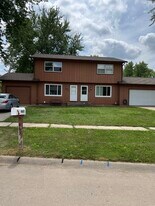465 Heritage Plz in North Liberty, IA - Building Photo