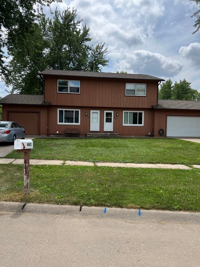 property at 465 Heritage Plz