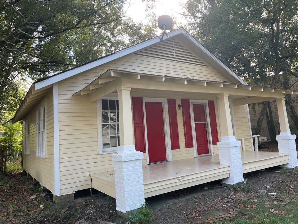 3160 Wyandotte St in Baton Rouge, LA - Foto de edificio