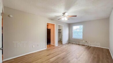 304 Manuel Dr in College Station, TX - Building Photo - Building Photo