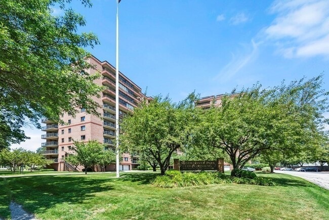 3920 Mystic Valley Pkwy, Unit 517 in Medford, MA - Foto de edificio - Building Photo