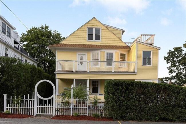 7 Remington St-Unit -1st floor in Warwick, RI - Building Photo - Building Photo