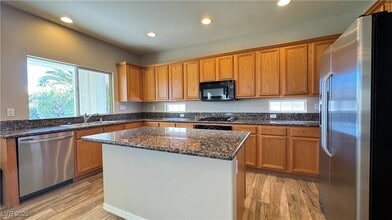 11325 Via Spiga Dr in Las Vegas, NV - Building Photo - Building Photo