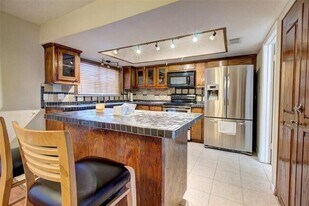 10432 Hammerly Blvd in Houston, TX - Building Photo