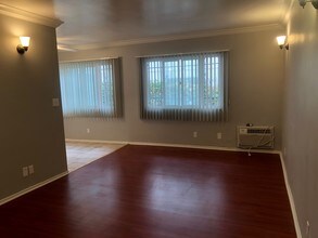 345 S Manhattan Pl in Los Angeles, CA - Building Photo - Building Photo