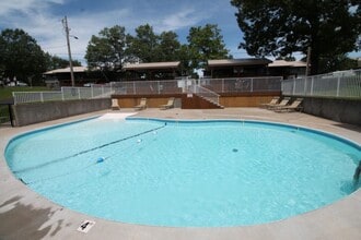 239 Notch Ln in Branson West, MO - Building Photo - Building Photo